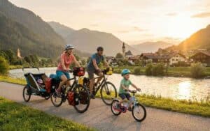 Urlaub auf zwei Rädern: Die besten Tipps für Radtouren mit der Familie